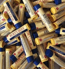Lot of 100 Burt&rsquo;s Bees Vanilla Bean Lip Balm Chapstick