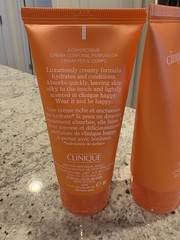 Clinique 2 Tubes HAPPY Perfume Body Cream Moisturizer Lotion 75ml / 2.5 oz New
