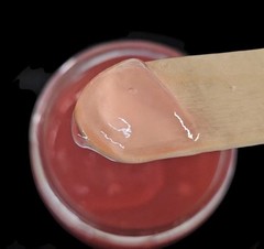 BELLAHUT – GENTLE EXFOLIATING POMEGRANATE SKIN RENEWAL MASK