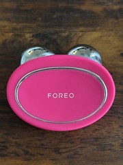 FOREO Bear Smart Microcurrent Facial Toning Device Pink Gen 1