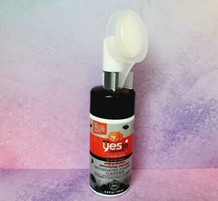Yes to tomatoes Clear Skin Detoxifying Charcoal Oxygenated Foaming Cleanser