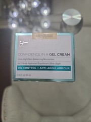 it Cosmetics Confidence In A Gel Ultra-Light Skin-Balancing Moisturizer 2 oz NEW