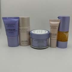 NIB Cindy Crawford Meaningful Beauty 5 Piece Gift Set Cleanser Eye Cream Serum