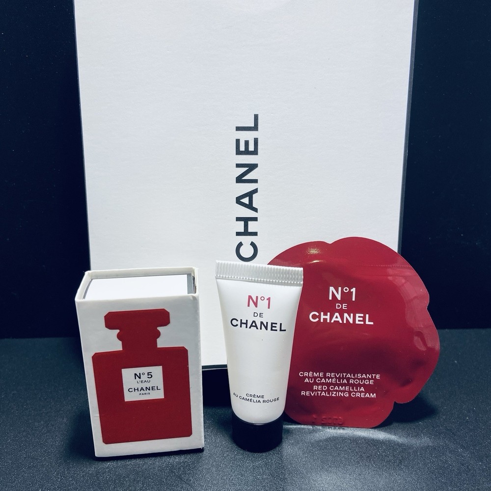 CHANEL Mini Gift Set