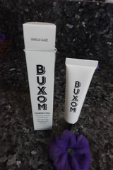 Buxom power full plumping peptide lip treatment in vanilla glaze new in box