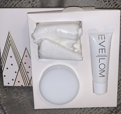 Eve Lom the award winners Cleanser 1.6 fl oz, Muslin cloth, Rescue mask 0.85 fl