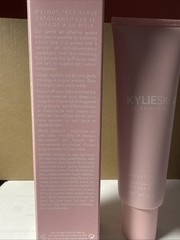 KYLIESKIN By Kylie Jenner Walnut Face Scrub 3oz / 85g Tube NEW IN BOX