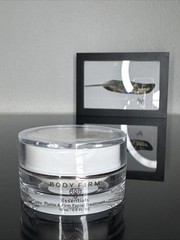 BODY FIRM Crepe Erase Plump & Firm Facial Treatment .5 OZ. Free Shipping A17