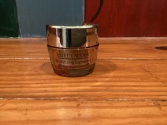Estée Lauder Revitalizing Supreme