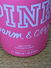 Victoria&rsquo;s Secret PINK « Warm & Cozy » Body Lotion -16.9fl oz/500 ml -Discontinued