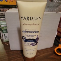 YARDLEY LONDON ENGLISH LAVENDER Dry Skin Nourishing Lotion 8 ounces