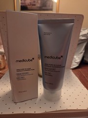 medicube Zero Pore SA Clear Salicylic Acid Cleansing Foam Face Cleanser 4.23oz