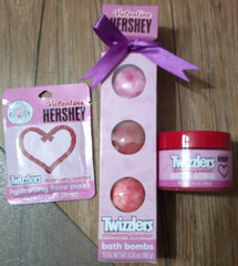 NEW LOT of HERSHEY TWIZZLERS STRAWBERRY SCENTED bath bombs sugar scrub face mask