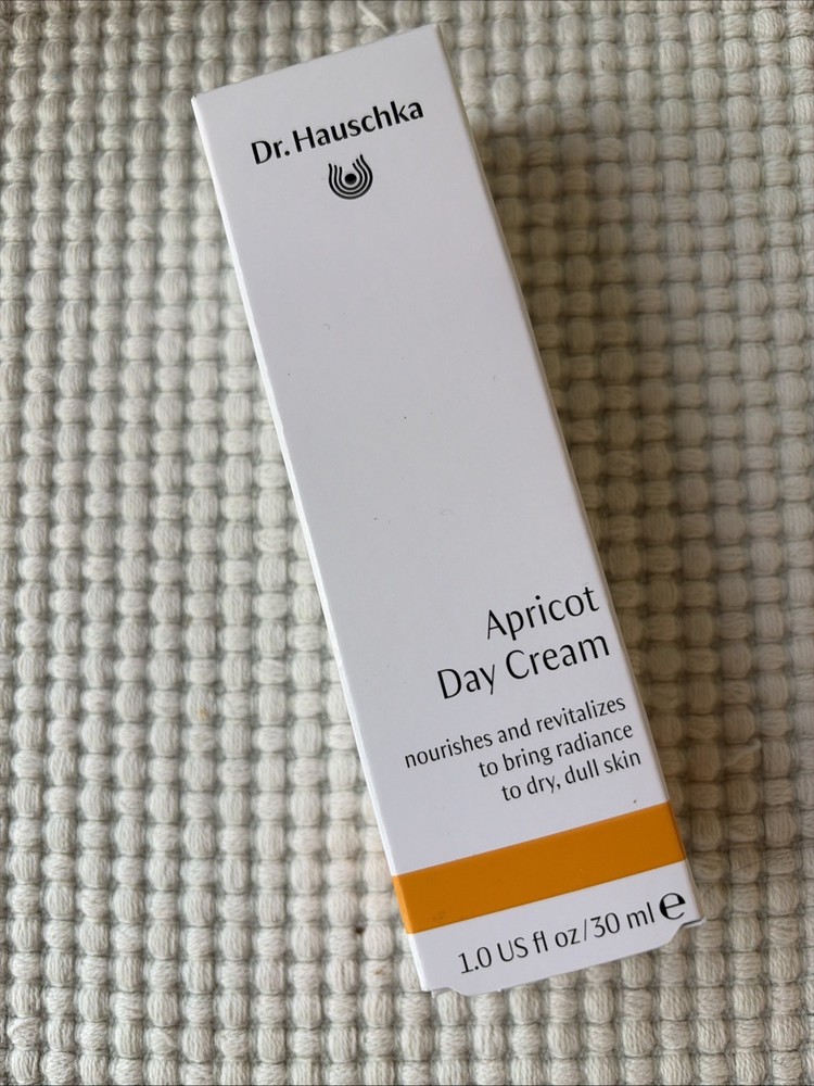 Dr. Hauschka Apricot Day Cream nourishes&Revitalizes to Bring radiance Exp 01/26