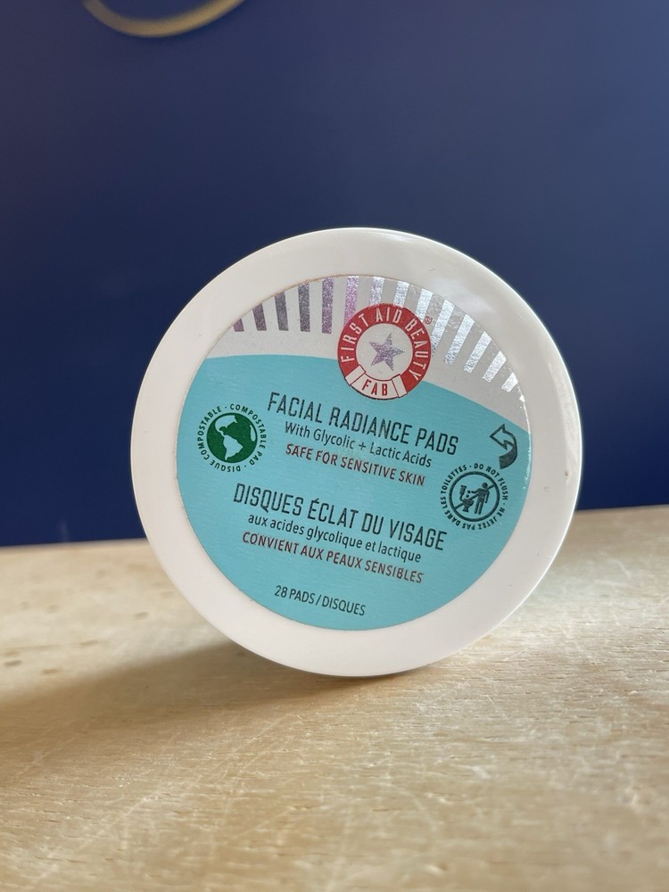 First Aid Beauty Facial Radiance Pads Glycolic + Lactic Acid 28ct | NEW