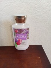 BATH & and BODY WORKS LONDON TULIPS & and RASPBERRY TEA BODY LOTION Cream ~ 8 OZ